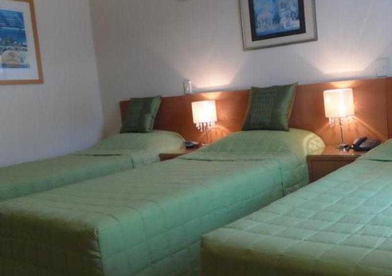 Crystal Garden Resort & Restaurant Кернс Екстериор снимка