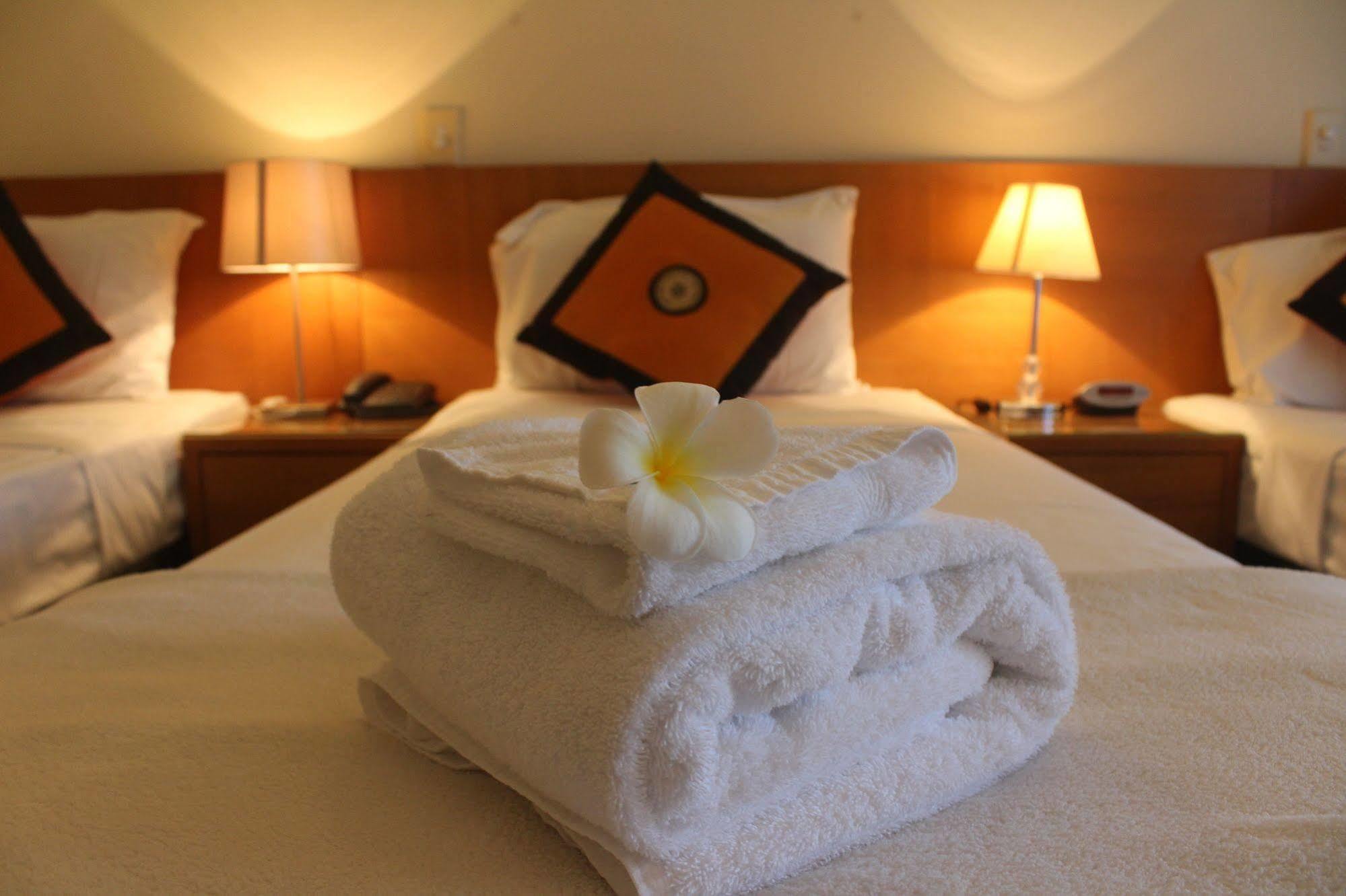 Crystal Garden Resort & Restaurant Кернс Екстериор снимка